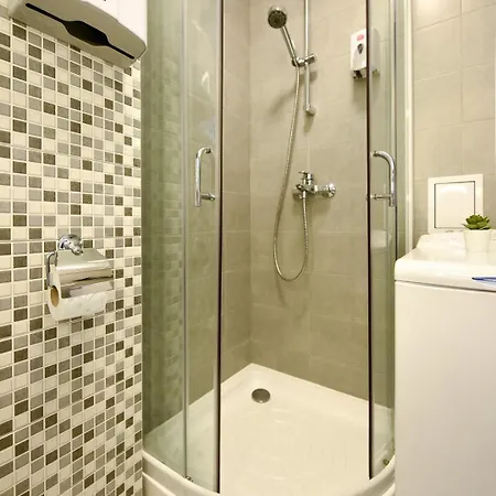 Centrally Located 1br Retreat Near Sala Palatului Bucharest