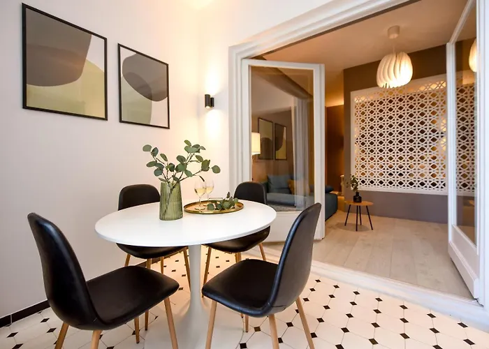 Centrally Located 1br Retreat Near Sala Palatului Appartement