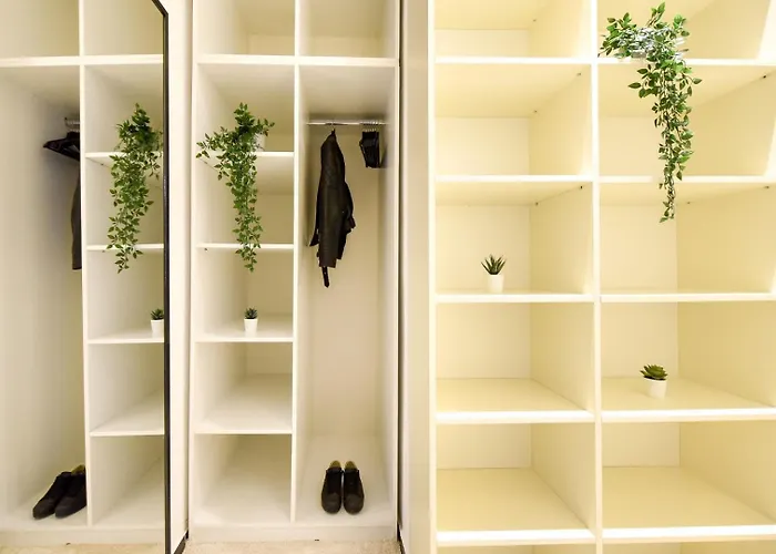 Centrally Located 1br Retreat Near Sala Palatului Bucareste