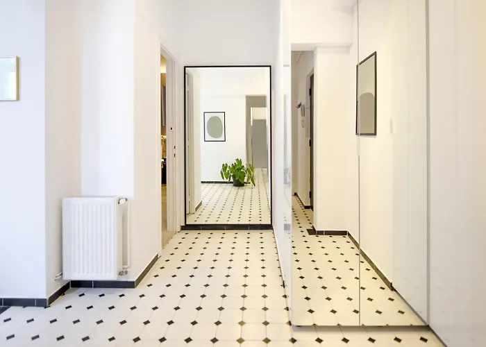 Centrally Located 1br Retreat Near Sala Palatului Boekarest