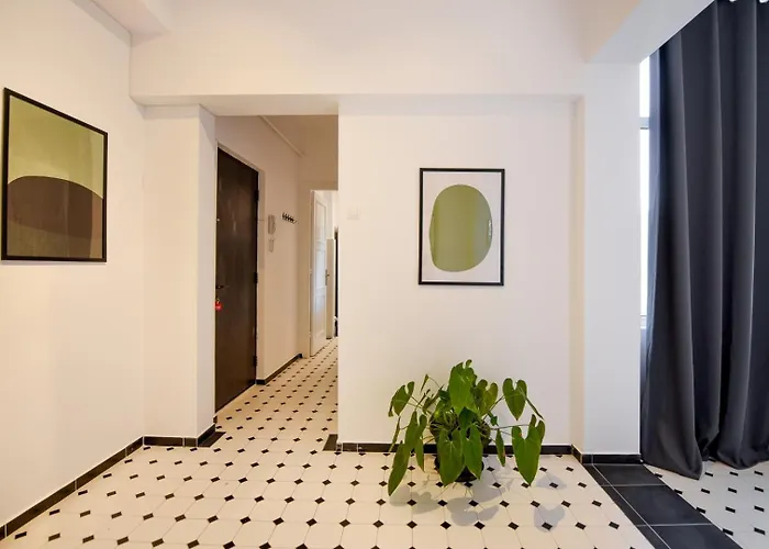 Centrally Located 1br Retreat Near Sala Palatului * Bucareste