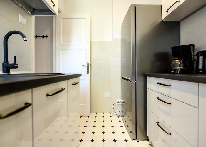 Apartman Centrally Located 1br Retreat Near Sala Palatului Bukarest