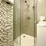 Centrally Located 1br Retreat Near Sala Palatului Bukarest