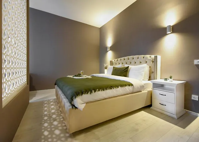 Centrally Located 1br Retreat Near Sala Palatului Bukareszt